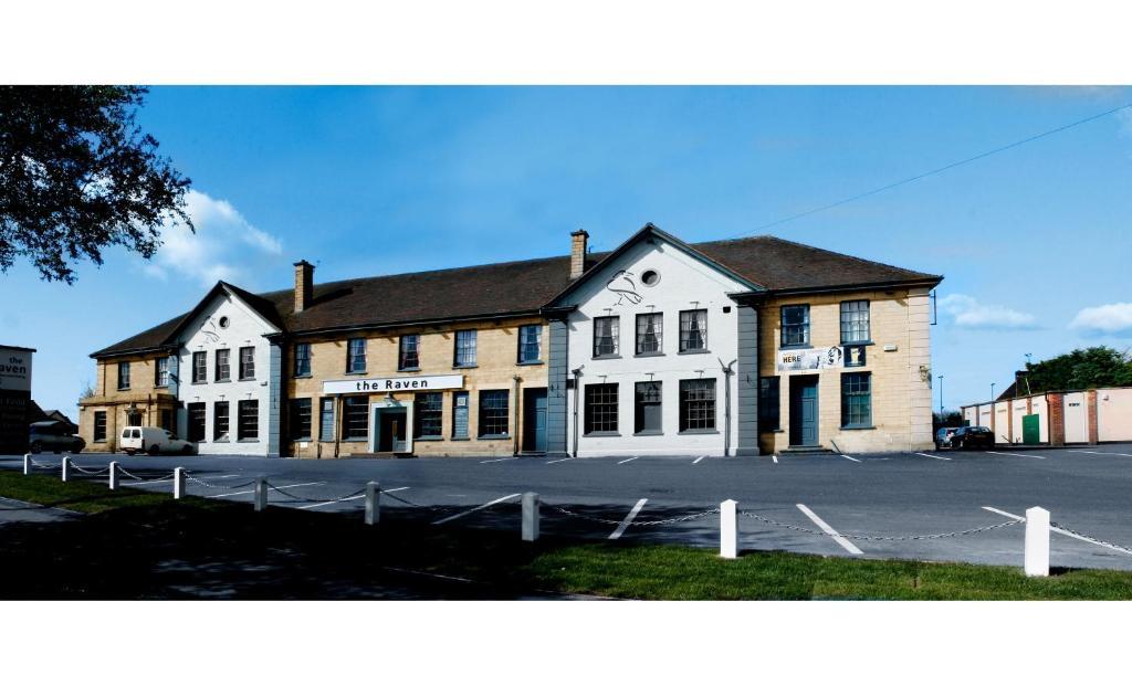 The Raven Hotel Corby Extérieur photo