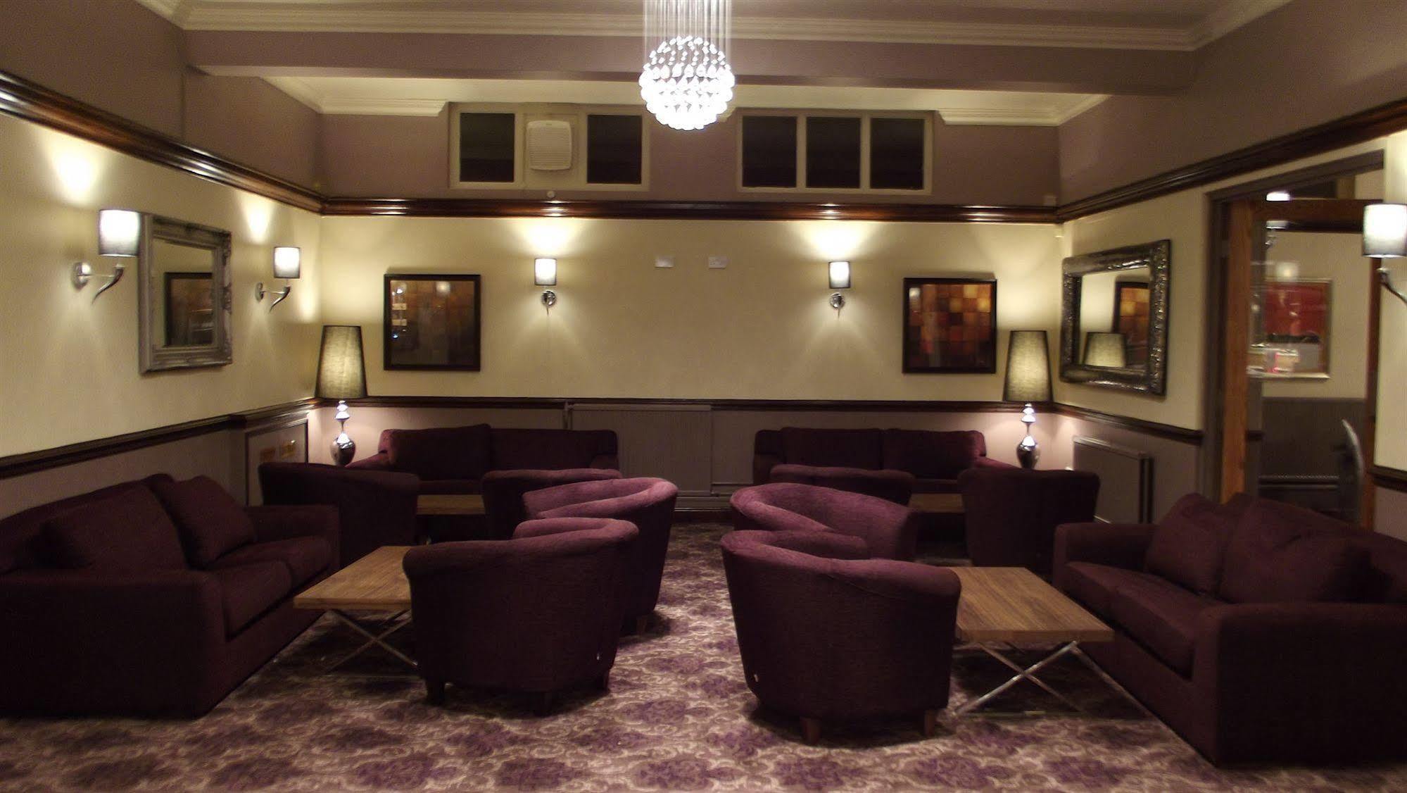 The Raven Hotel Corby Extérieur photo