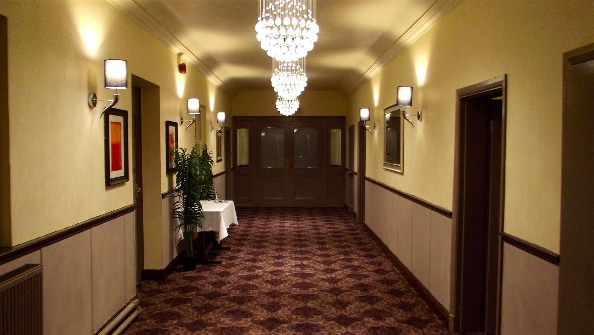 The Raven Hotel Corby Extérieur photo